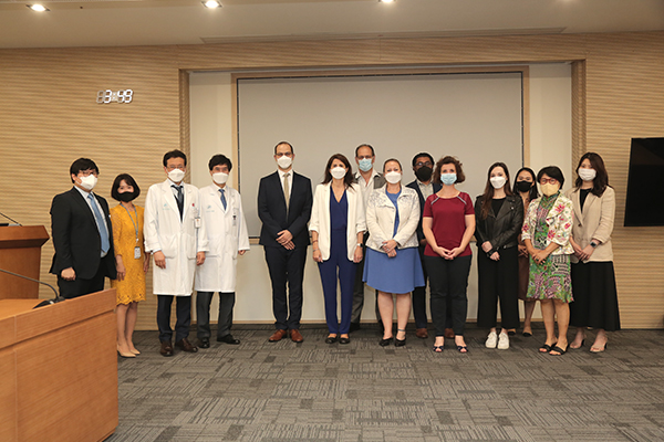 The delegation from the Embassy of France in Korea visits AMC