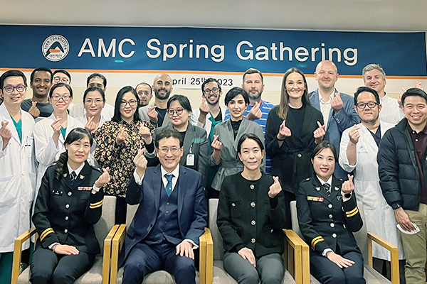 AMC Organizes AMC Spring Gathering for International Visiting Physicians