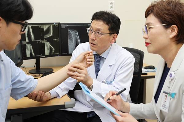 Revision Total Elbow Arthroplasty Yields Higher Patient Satisfaction Despite Greater Surgical Complexity
