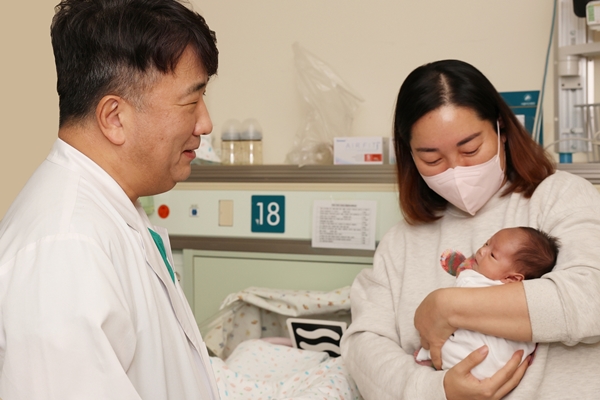 Complex Congenital Heart Defect In A Heart No Larger Than A Thumb Successfully Treated Just Eight Days After Birth