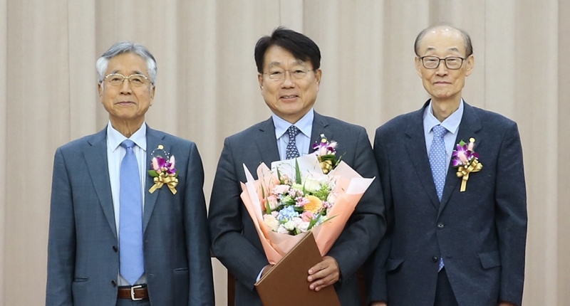 Endowed-Chair Professor Seung-Jung Park  Elected to NAS