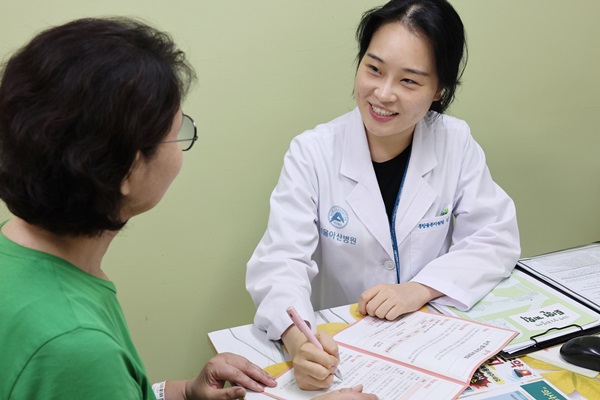 ‘Close Care From Admission to Post Discharge’: Integrated Care for Severely Ill Older Patients Surpasses 10,000 Over Five Years